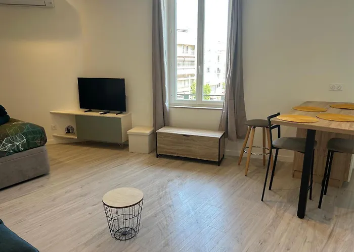 Apartment Independant Climatise A 8 *